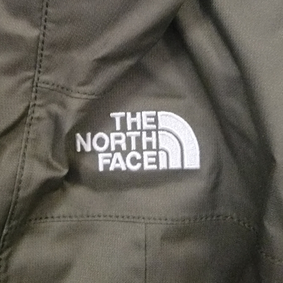 Thenorthface 3 in 1 waterproof Jacket - Picture 8 of 8